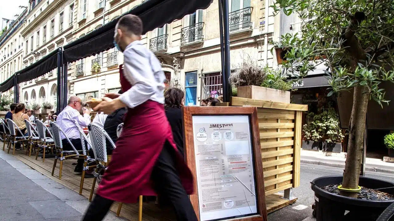 découvrez comment gérer les nuisances sonores liées aux terrasses à paris. conseils pratiques, réglementations et solutions pour profiter sereinement des espaces extérieurs sans être dérangé par le bruit ambiant.