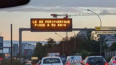 découvrez le débat autour du scepticisme lié à la vitesse de 50 km/h. analyse des enjeux de sécurité, des impacts sur la circulation et des opinions variées sur cette limitation de vitesse. informez-vous sur les avantages et inconvénients de cette mesure et ce qu'elle pourrait signifier pour l'avenir de nos routes.